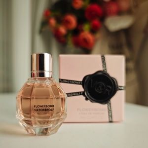 New Viktor Rolf Flowerbomb Eau De Parfum  0.24 oz 7 ml Mini